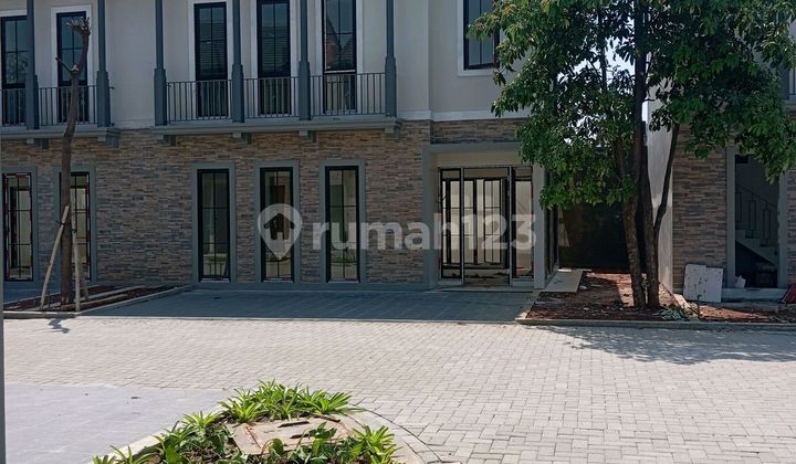 Rumah Taman Samping Luas Terfavorit Nempel Jaksel