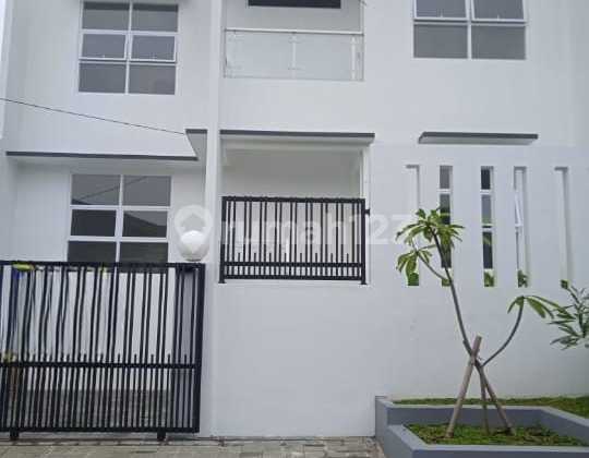 Rumah Cantik Bersih Di Cinere Dekat Mrt Lebak Bulus