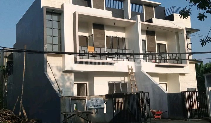 Rumah luas dalam komplek cinere dekat tol limo cinere Rumah luas dalam komplek cinere dekat tol limo cinere