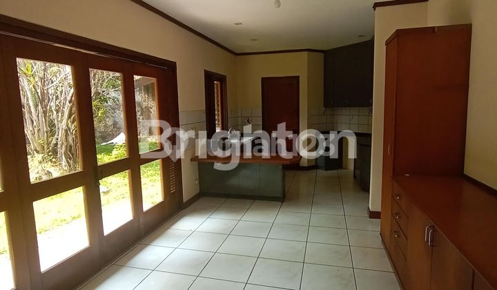 RUMAH NYAMAN TANAH LUAS DI VILA DUTA BOGOR