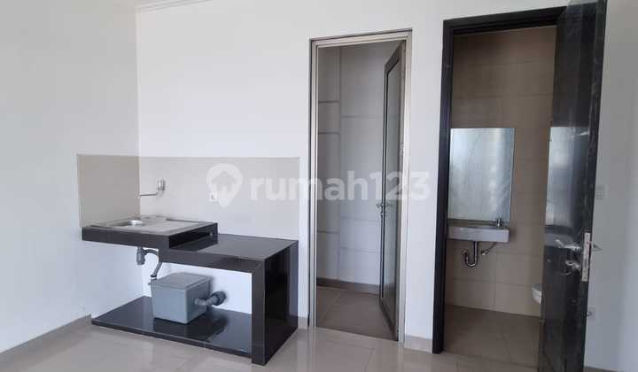 Rumah Sewa Baru di Pik 2, Luas 45 X 10m , Lokasi Strategis, Ipl Murah, Parkir Luas 2