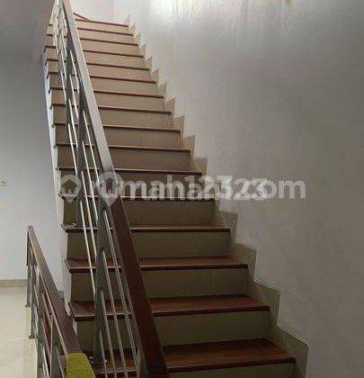 Jual Rumah di Taman Surya 5 , Lt. 6x18 , Renov 3 Lantai , Semi Furnish 8