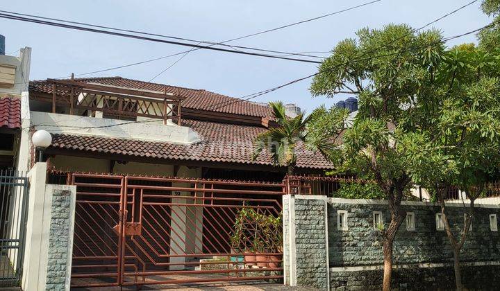 Jual Rumah Puri Indah, 2 Lantai, Furnish, Hadap Selatan 1