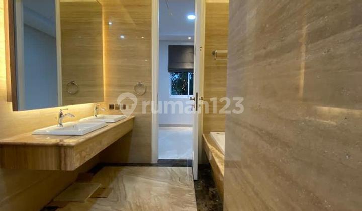Rumah Mewah di Pondok Indah, Luas 627 M, Shm, Kolam Renang 2