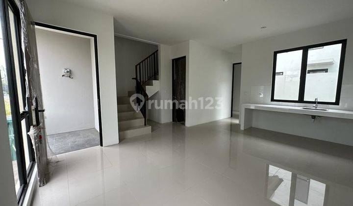 Disewakan Rumah Baru Citra Garden Puri, Cluster Alma, Luas 90m2, 3kt 1