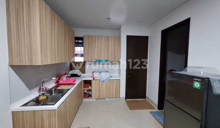Dijual Rumah The Zora Cluster Kiyomi Di Bsd City, Uk 10 X 20, Ada Lift Private, 3 Lantai