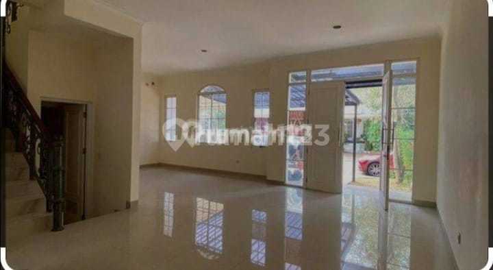 Dijual Runah Glc Cluster Eropa, 3 Kt, Uk 10 X 25