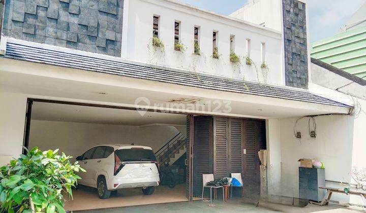 Jual Rumah Mewah Jl. Mustofa. Deket Tol Kukusan Depok 2