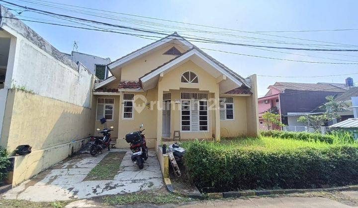 Rumah posisi hook di Perum Studio Alam Indah, Jl. Studio Alam TVRI, Depok 1