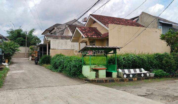 Rumah posisi hook di Perum Studio Alam Indah, Jl. Studio Alam TVRI, Depok 2