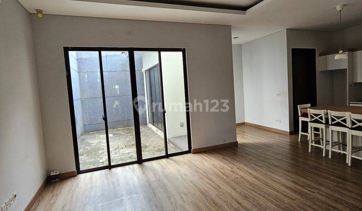 Rumah 2 Lantai Dekat Area Perkantoran 2