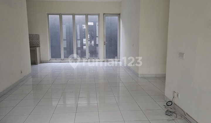 Rumah Disewa Lebar 8m 4 K Tidur Lokasi Stragegis