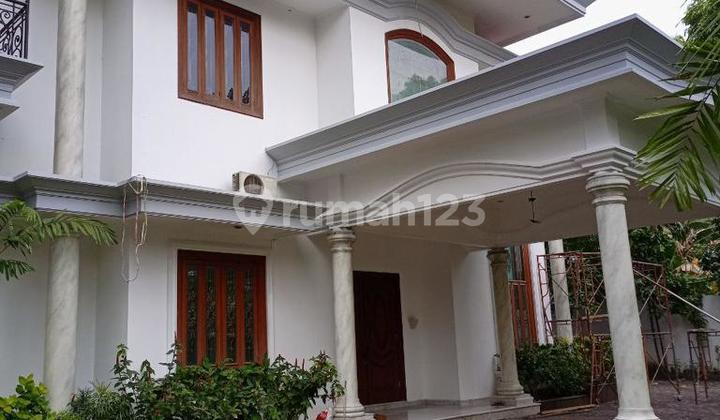 Luxurious Grand House for Rent in Menteng
