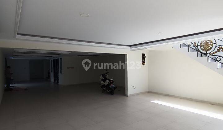 Jual Rumah Brand New Design Classic Eropa Di Mampang Prapatan, Jakarta Selatan 2