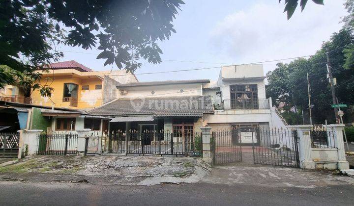 Rumah Lama Hitung Tanah Lingkungan Tenang Strategis di Bendungan Hilir, Jakarta Pusat 1