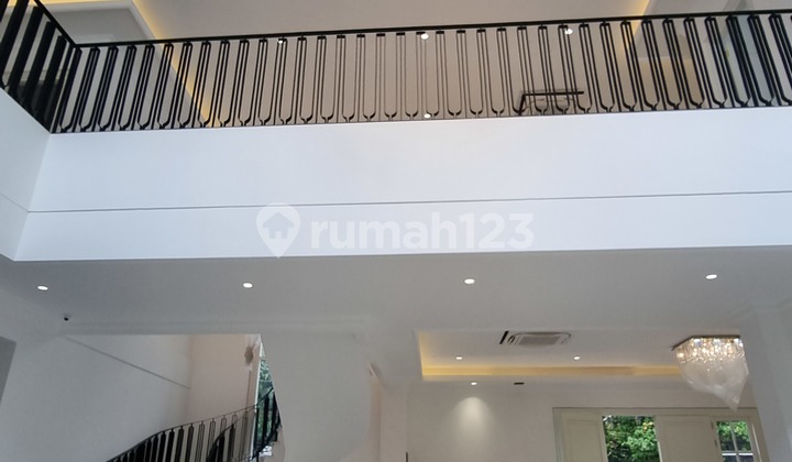 House Of Brand New American Classic At Menteng, Jakarta Pusat House Of Brand New American Classic At Menteng, Jakarta Pusat