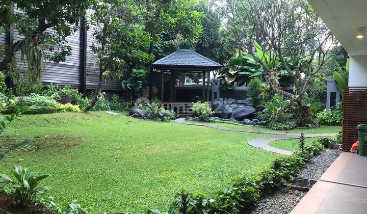 Hunian Mewah 2 Lantai Full Furnished Disewakan Lokasi Prime Menteng, Jakarta Pusat 6