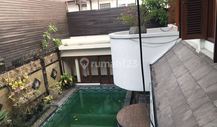 Hunian Mewah 2 Lantai Full Furnished Disewakan Lokasi Prime Menteng, Jakarta Pusat 8