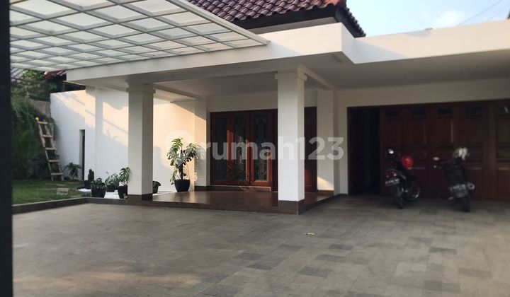 Luxury Residence For Rent With 2 Lush Gardens in Menteng 1
