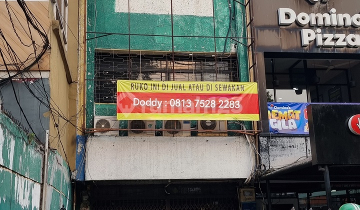 Ruko 3 Lantai Siap Pakai di Pinggir Jalan Raya Cideng