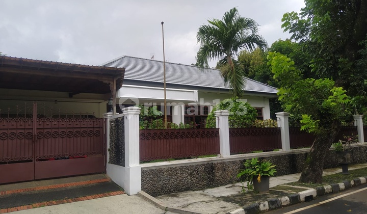 Rumah Lama Terawat di Menteng,jakarta Pusat 2