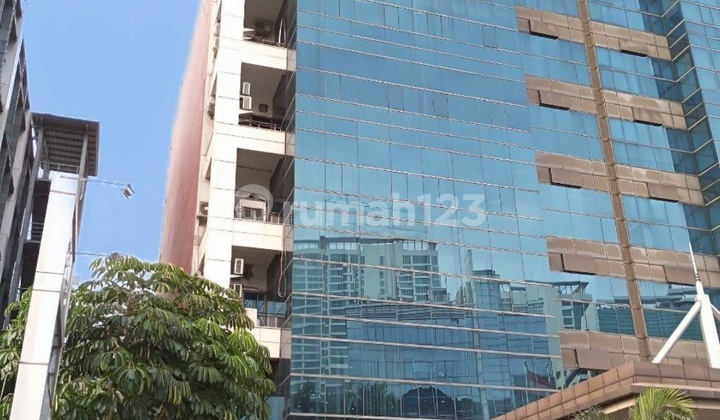 Gedung 8 Lantai di Setiabudi, Jakarta Selatan