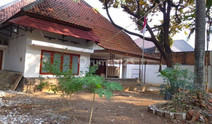 Rumah Vintage Siap Huni Jual Cepat Lokasi Prime Menteng 1