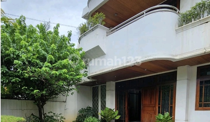 Hunian Besar Jual Cepat Lokasi Premium Menteng