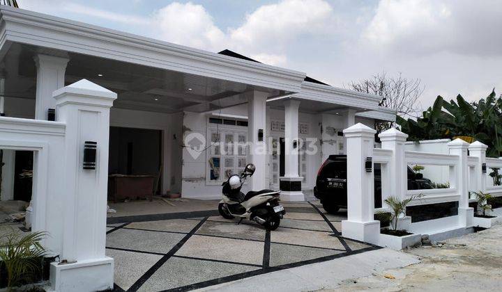 Rumah Mewah Posisi Hook Bebas Desain di Kota Pekanbaru  2