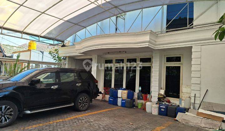 Disewakan Rumah Rumah di Raya Darmo Surabaya  1
