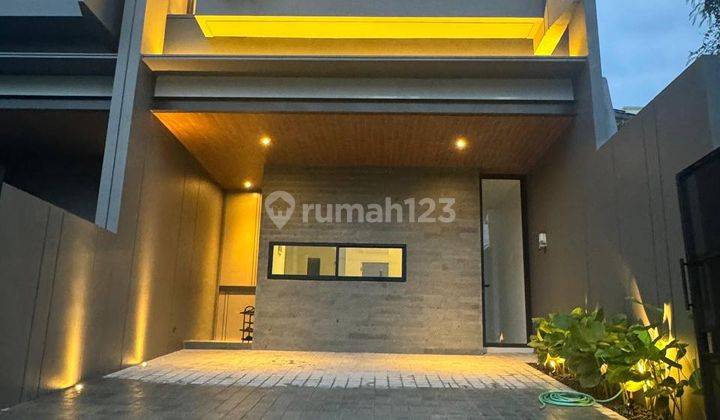 Rumah Minimalis Baru Gres Premium Mewah Manyar Kertoadi 1