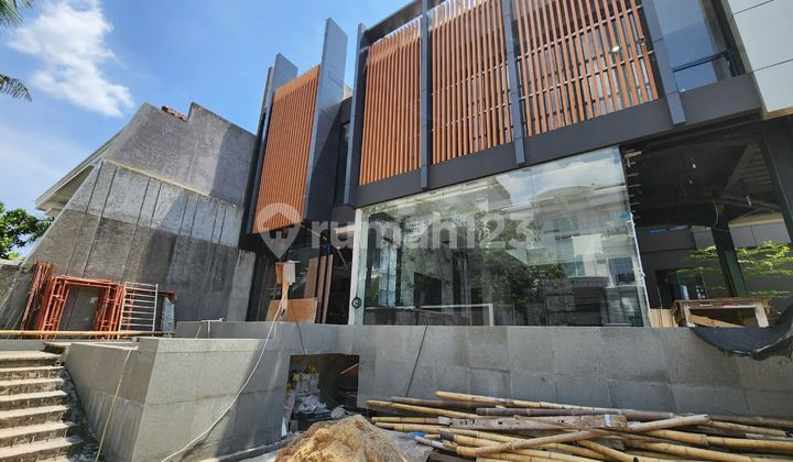 Rumah Mewah Hoek Muara Karang 3 Lantai ada Lift. Brand New. Harga Nego 2