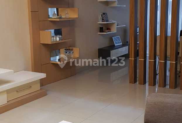 Rumah Golf Lake Residence 8x20. Shm. Semi Furnished. Nego