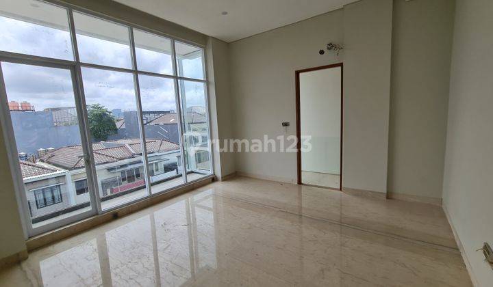 Rumah Pik Minimalis Modern Brand New Hoek 3 Lantai Bagus 2