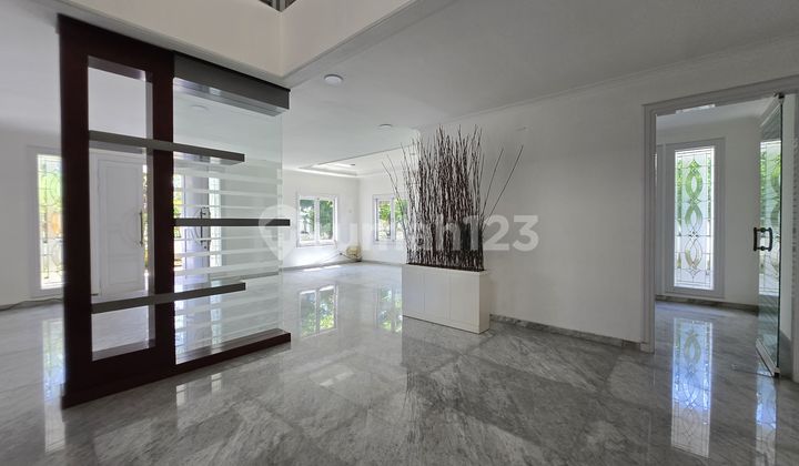 Rumah Hoek di Intercon Taman Kebon Jeruk Kondisi Bagus Siap Huni Nego Rumah Hoek di Intercon Taman Kebon Jeruk Kondisi Bagus Siap Huni Nego