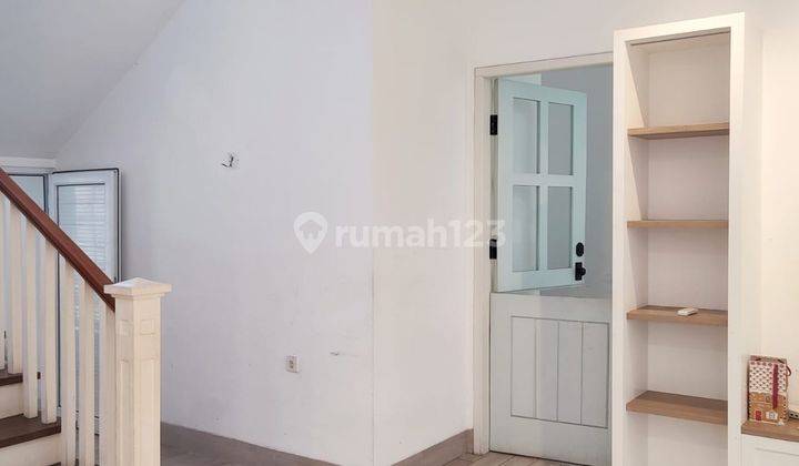 Rumah Hoek Taman Semanan Indah. Semi Furnished. Liat Pasti Suka 2