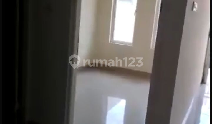 Rumah di Jalan Seroja Jual Cepat SHM 3 Lantai Nego 2