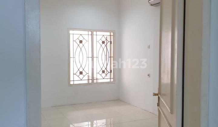 Rumah Griya Permata hadap timur kondisi bagus rapi siap huni harga nego 2