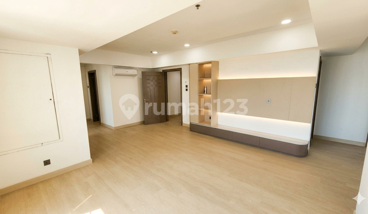 For Rent: Pearl Beach Apartment 3 BR Semi Furnished Negotiable Price 1