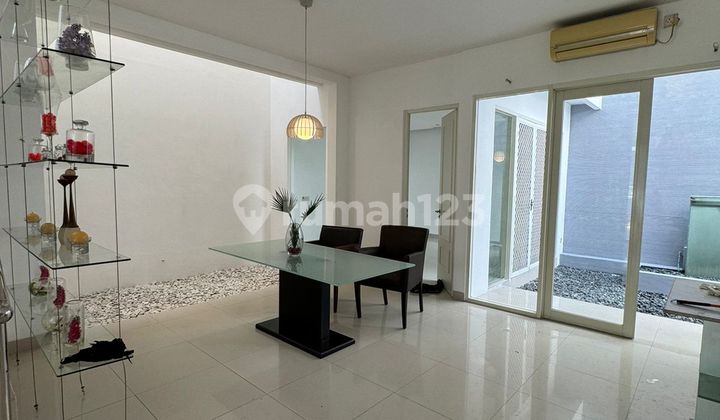 San Antonio House Pakuwon City East Surabaya