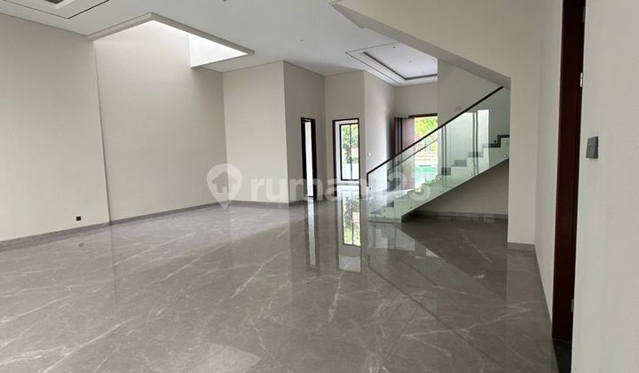 Dijual! Brand New Luxury Minimalist House Pakuwon Indah Split Level 2.5 Lantai Cluster Lisbon