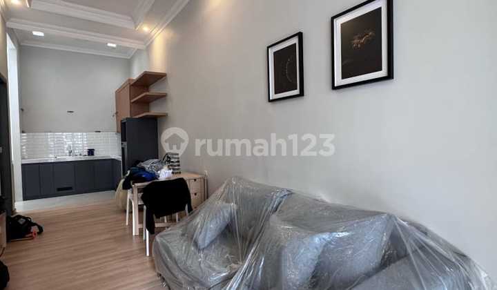 Dijual Rumah Furnish Griya Asri Pakuwon City Surabaya 2