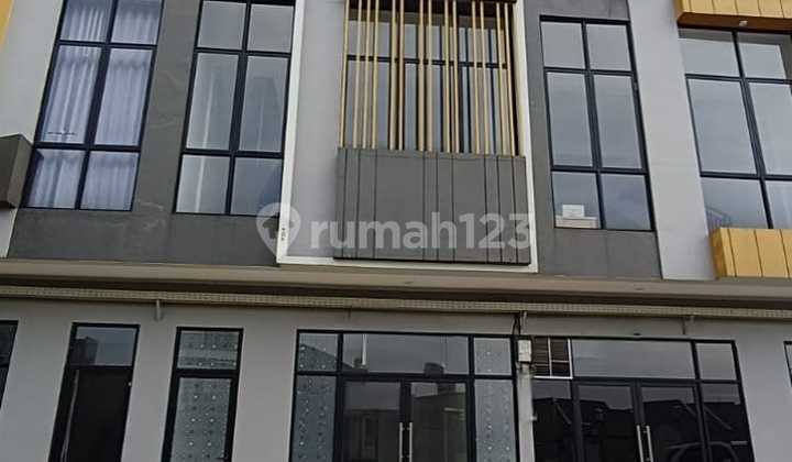 Disewakan Ruko 3 Lantai Eastern Park Sukolilo Surabaya Timur Siap Huni Dekat Pakuwon City