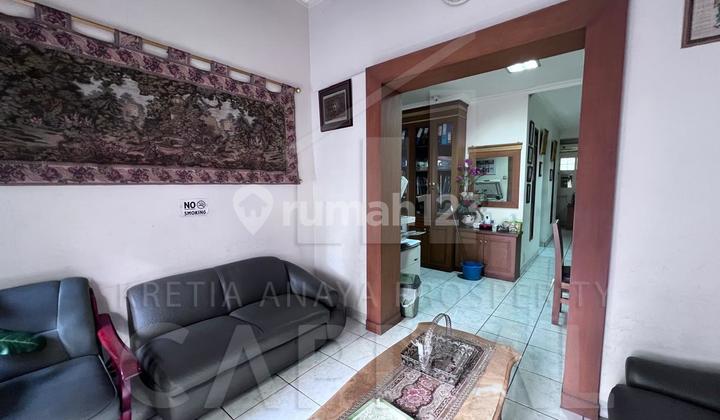 Strategic House on Main Road Pelajar Pejuang - Buah Batu Suitable for Office and Business Strategic House on Main Road Pelajar Pejuang - Buah Batu Suitable for Office and Business