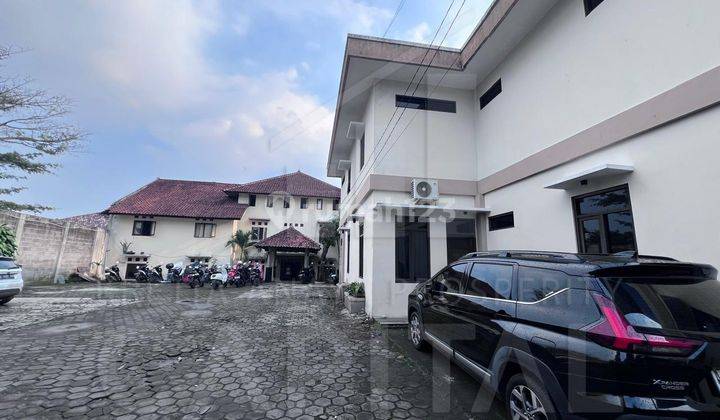 Bangunan Kost Strategis Parkiran Luas Cipedes - Sutami Dekat Kampus Maranatha dan Tol Pasteur 1