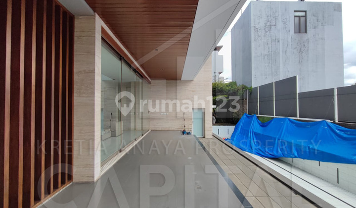 Rumah Minimalis Lux Plus Swimming Pool di Setraduta Bandung 2