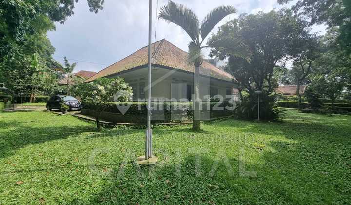 Rumah Heritage Luas dan Asri Sayap Dago Area Bisnis Cocok untuk Segala Usaha