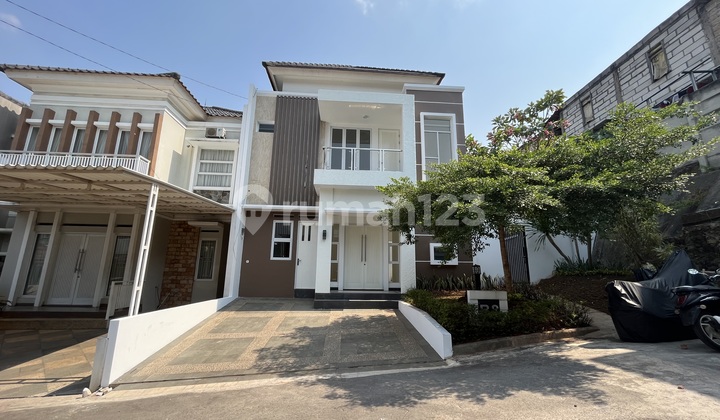 BUY A HOUSE IN CILANDAK GET A FREE SWIMMING POOL