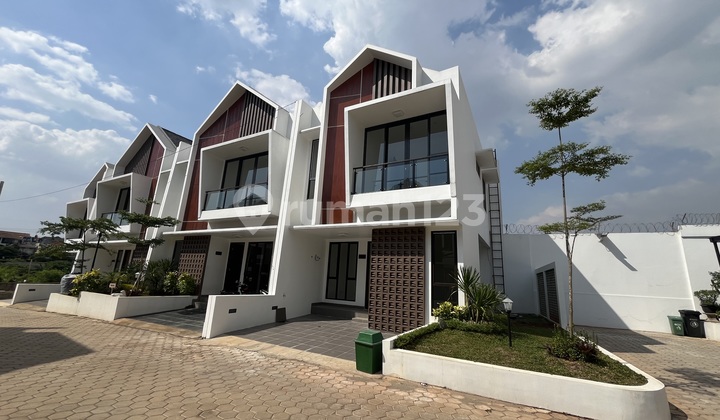 Dijual Cepat Rumah 2 Lantai di Cinere Dekat MRT Lebak Bulus