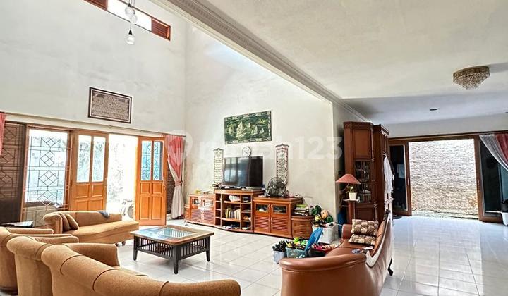 Rumah Modern Tropical di Perumahan Mewah Cibubur Jakarta 2